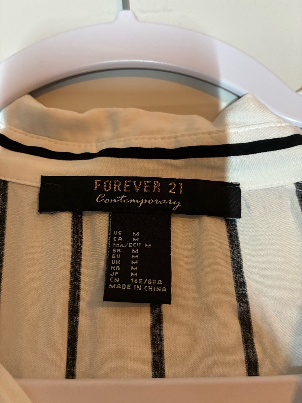 Forever 21 Contemporary Black and White Striped Button-Up Shirt Medium - Picture 4 of 4